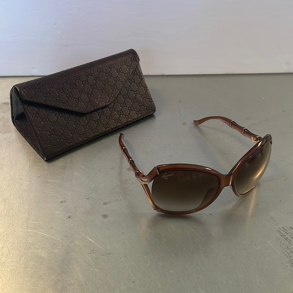 Gucci brown bamboo sunglasses with case